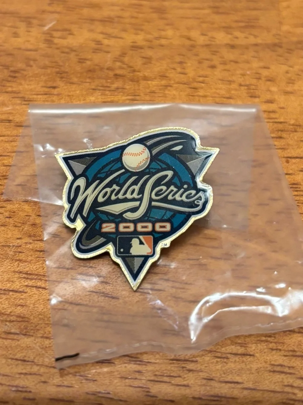 2000 World Series Pin ~ MLB ~ New York Yankees vs New York Mets by Peter David